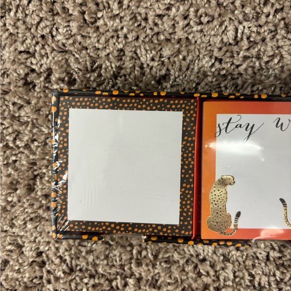Leopard Print Sticky Notes Set - Picture 4 of 8